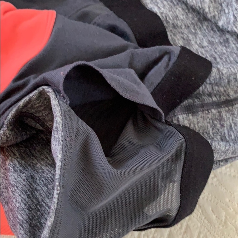 Lululemon Scoop-neck Tank - Picture 5 of 5